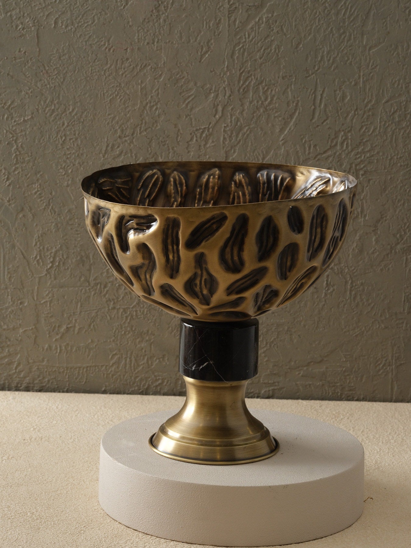 Kabaralı Silindir Kaideli Çanak