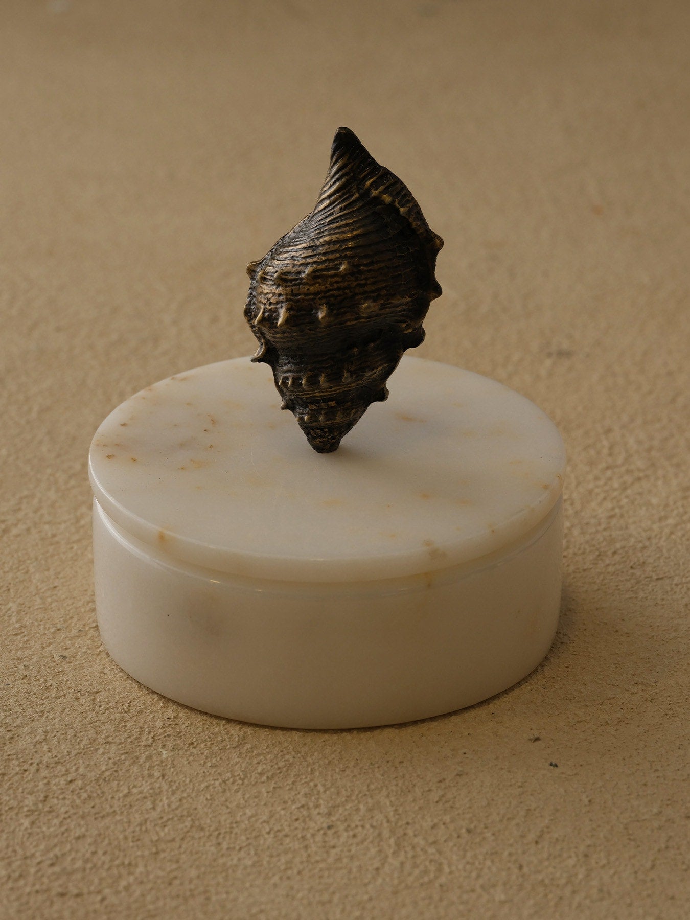 Pirinç Yengeçli Mermer Kutu