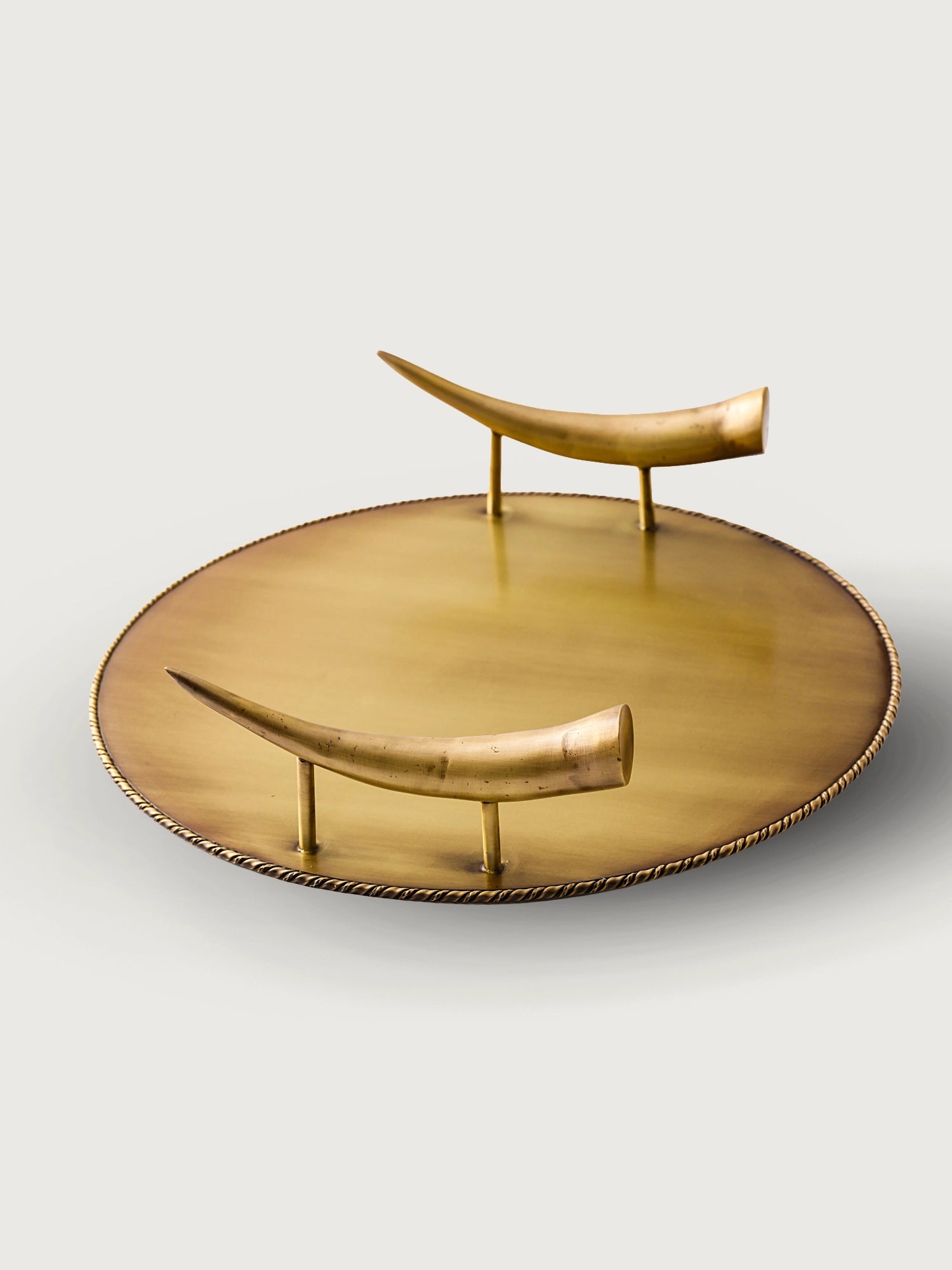 Yuvarlak Boynuz Tepsi