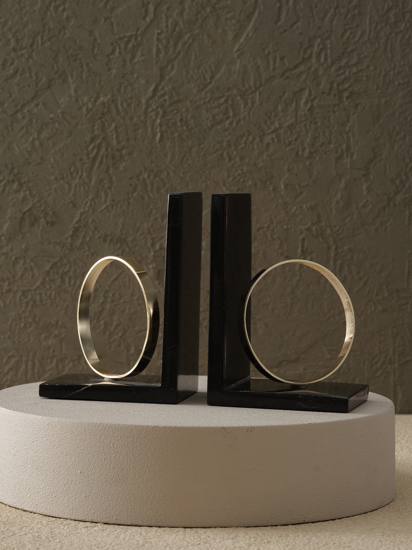 Halka Aksesuar Kitap Tutucu