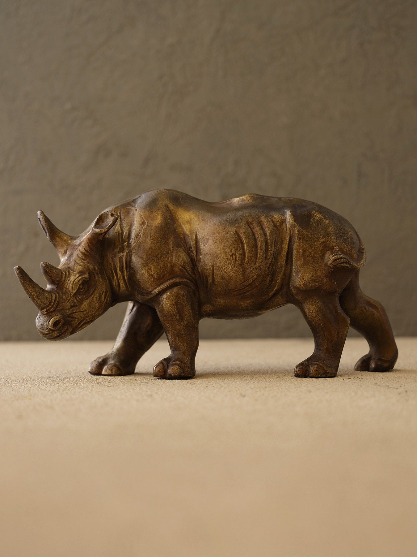 Eskitme Pirinç Gergedan