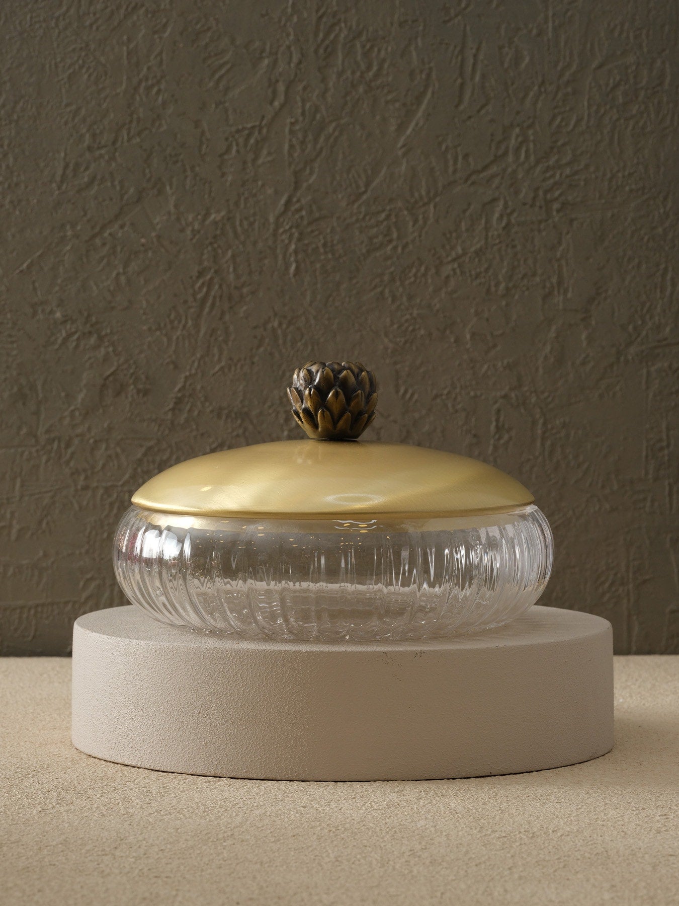 Pirinç Kapaklı Cam Sunumluk