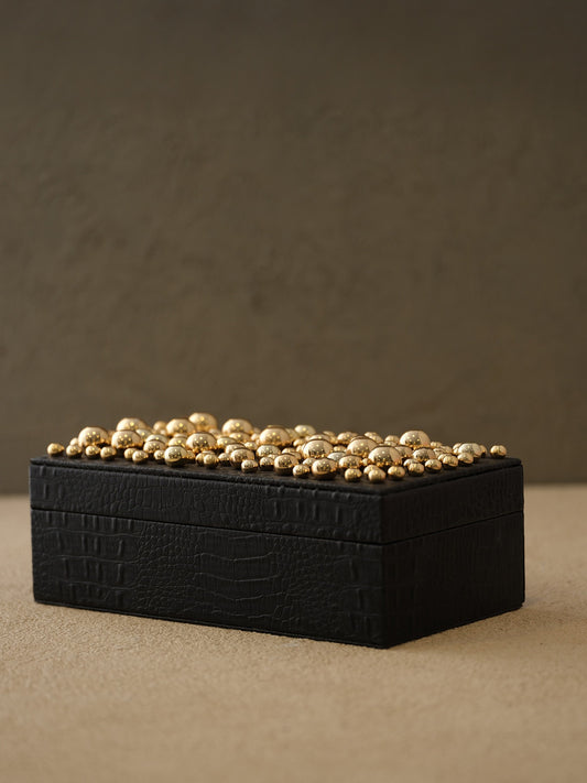 Pirinç Boncuklu Deri Kutu-Siyah