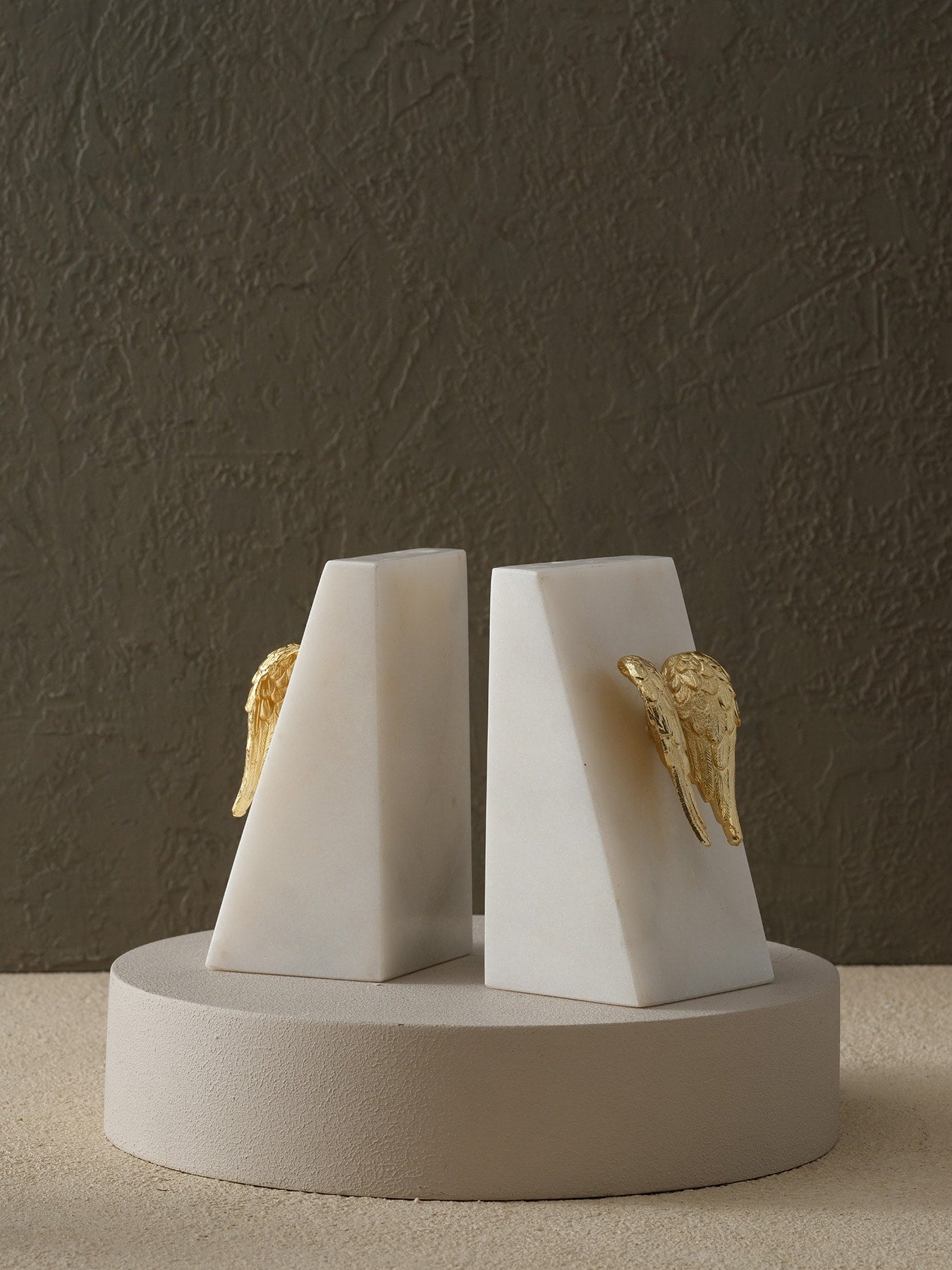 Piramit Kaideli Melek Kanatlı Kitap Tutucu