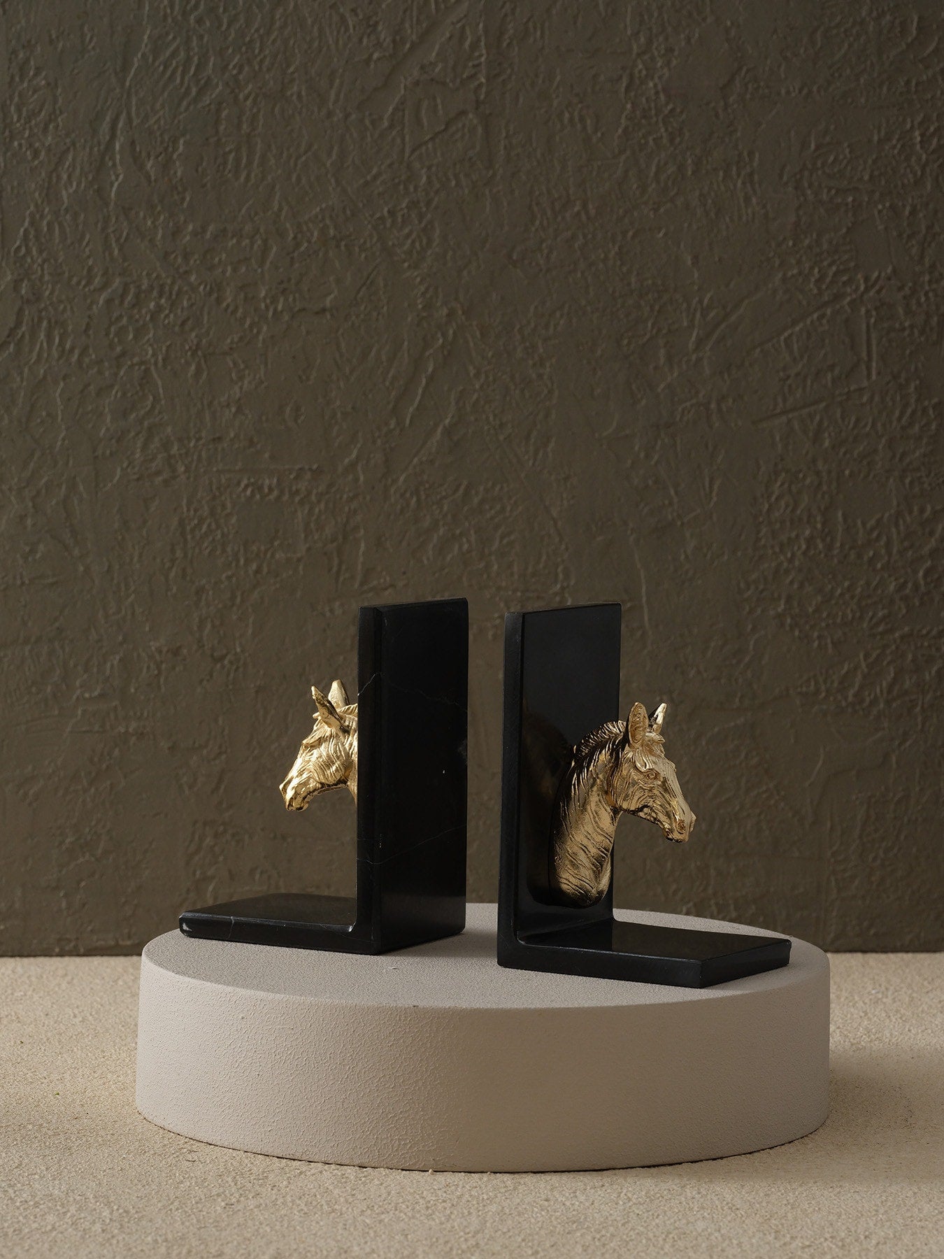 At Başı Kitap Tutucu Set