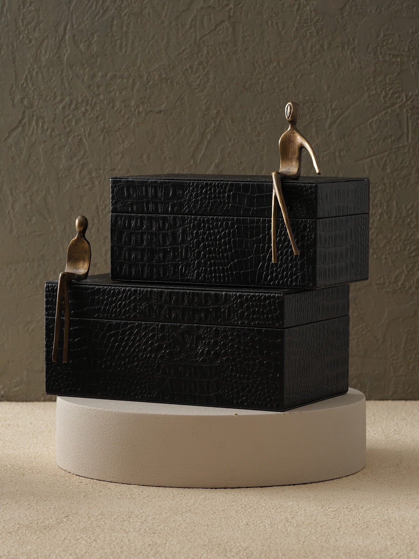 2'li Oturan Adamlı Deri Kutu