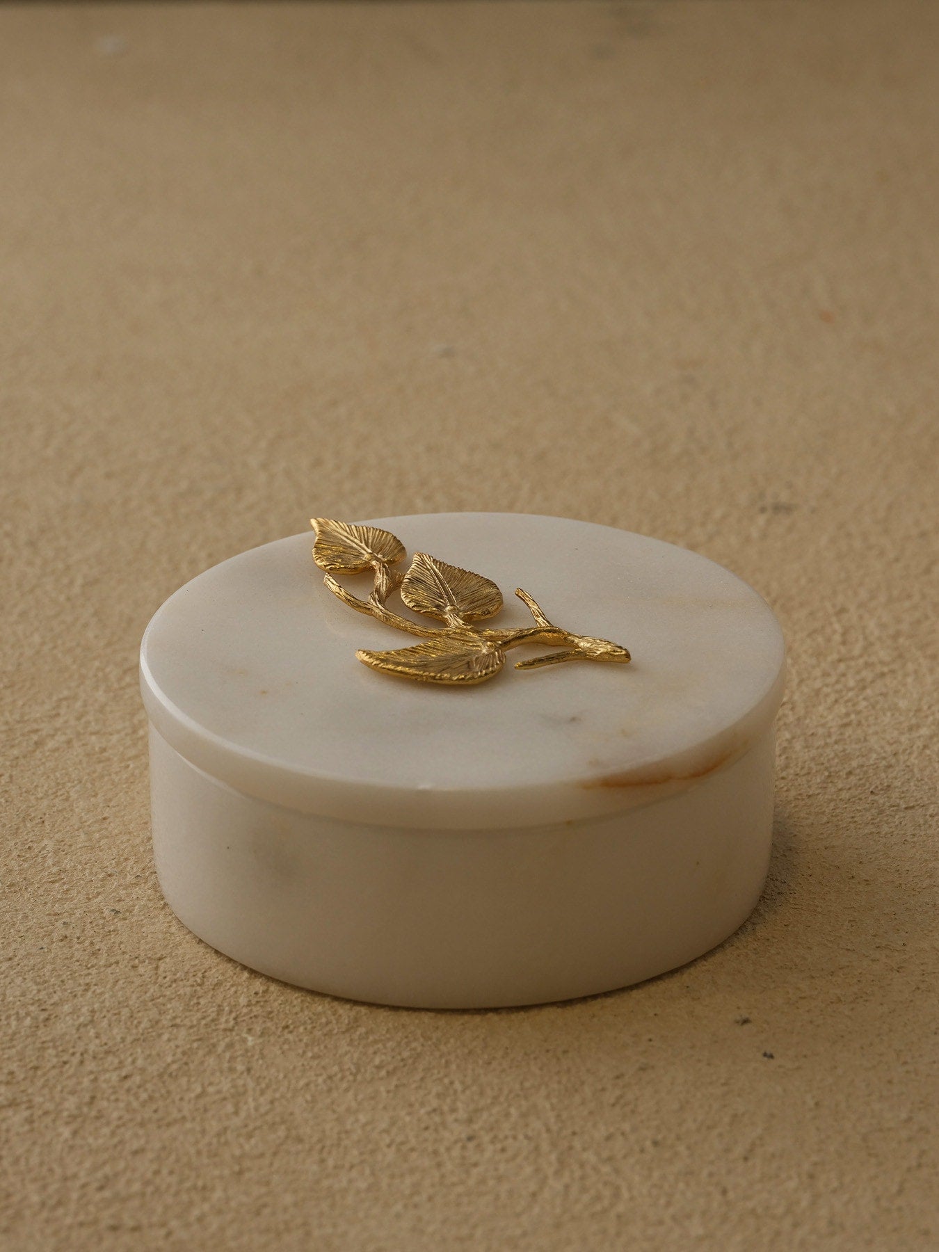 Yapraklı Kutu-Beyaz