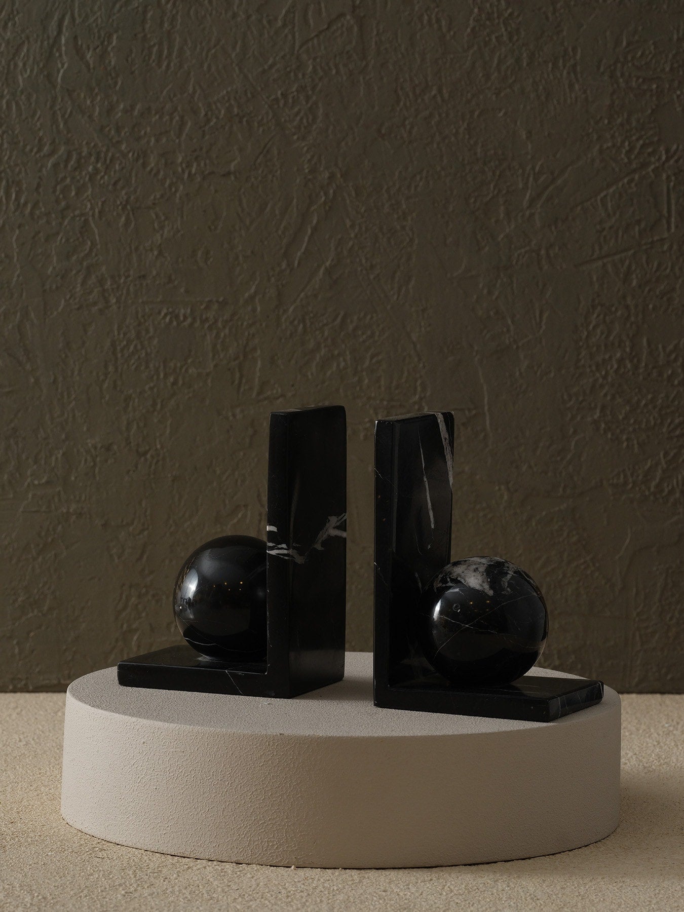 Küreli Kitap Tutucu