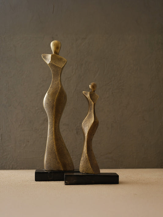 Marleth.co el yapımı dekoratif modelleri lüks pirinc kadin bust dekor 48cm figüratif heykel modern salon aksesuarları konsol objeleri traverten kulakli canak ve deri kemerli traverten kase kombinli lüks ev dekorasyonu