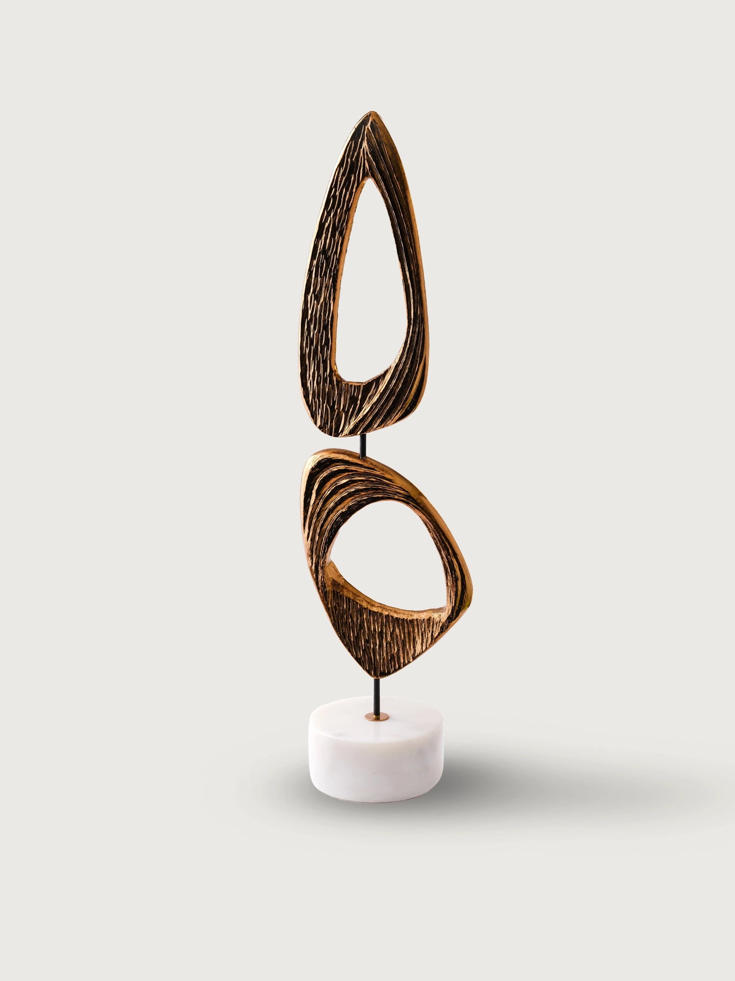 Marleth.co el yapımı XL layni dekoratif büyük obje metal dikey heykel lüks salon aksesuarları zemin üstü büyük heykel brütalist mimari tasarım 81 cm boyunda modern heykel