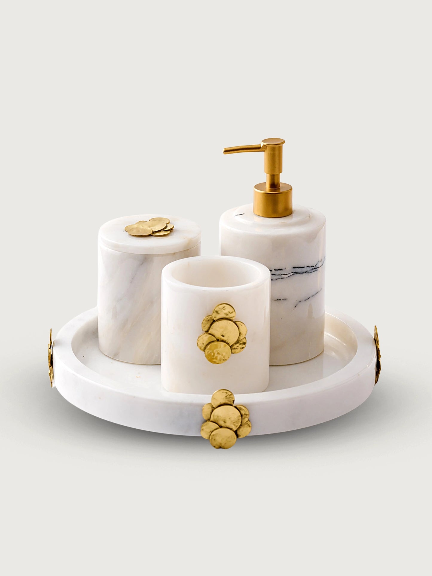 El işçiliğiyle şekillendirilmiş premium malzeme Yuvarlak Banyo Seti Tepsi, Diş Fırçalık, Kutu, Sıvı Sabunluk tepsi objesi.